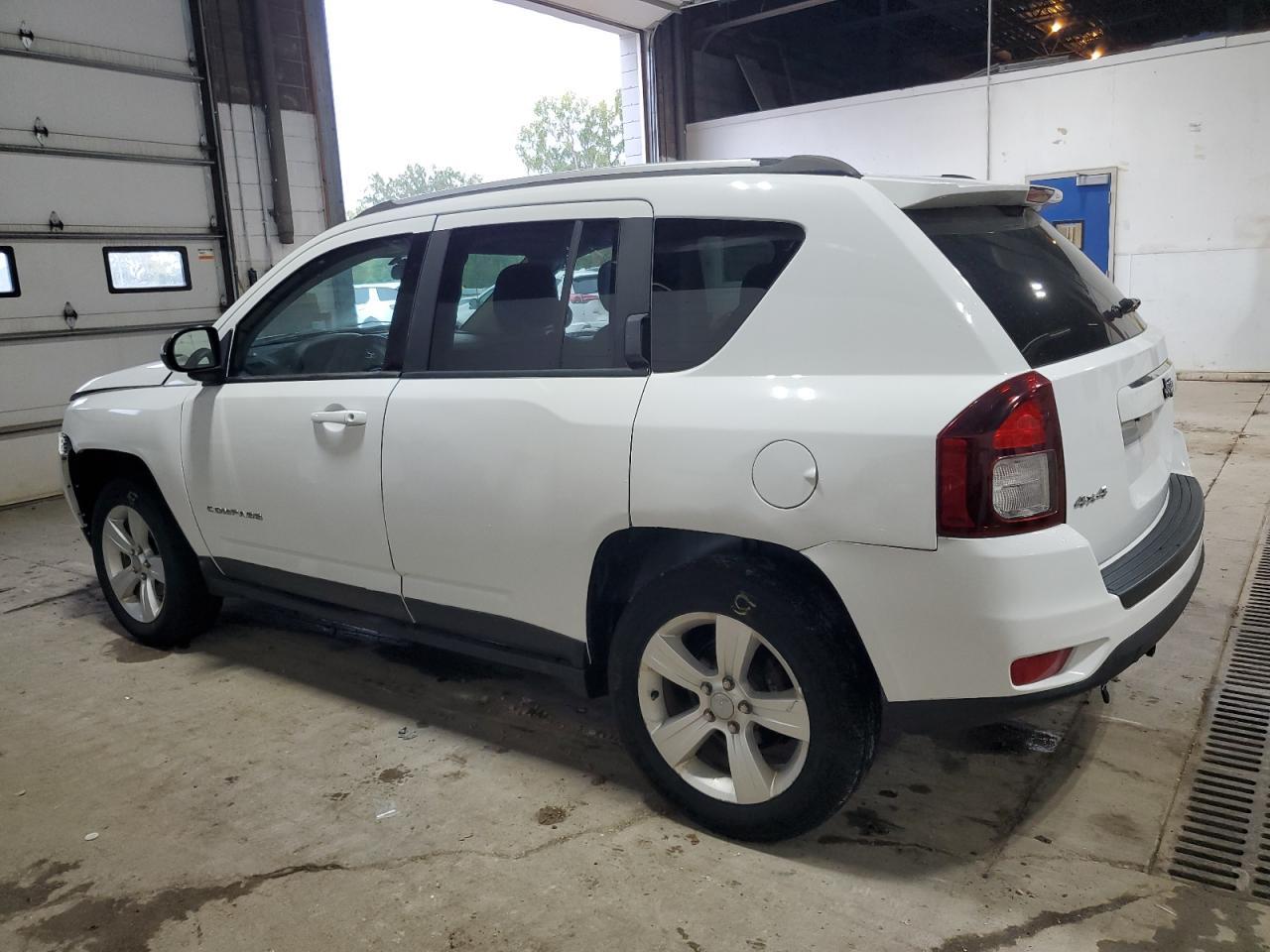 2015 Jeep Compass Sport - Фото 2