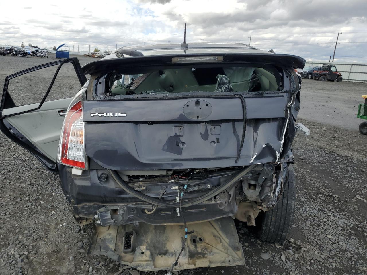2013 Toyota Prius - Image 6