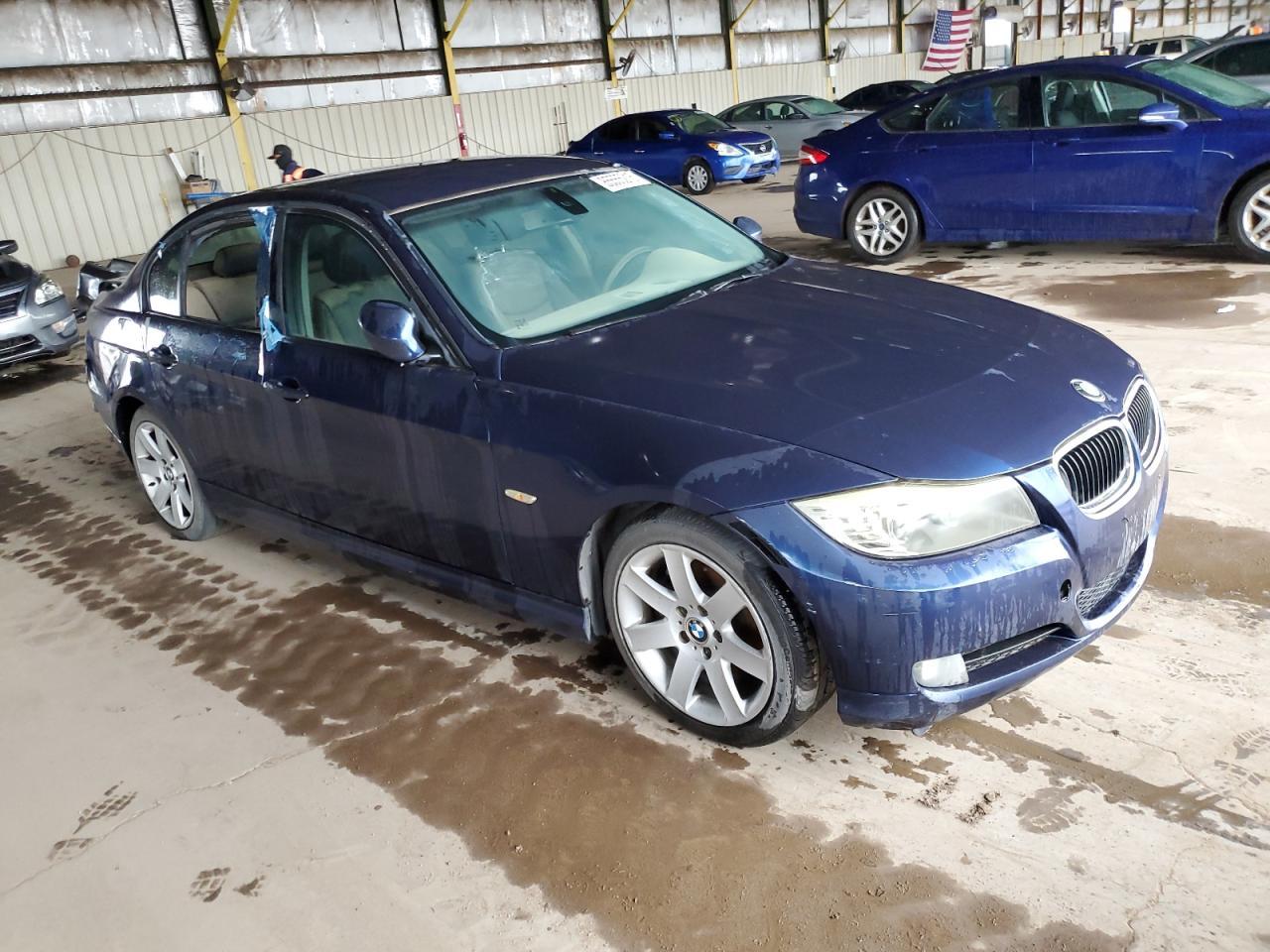 2011 BMW 323 I - Image 4