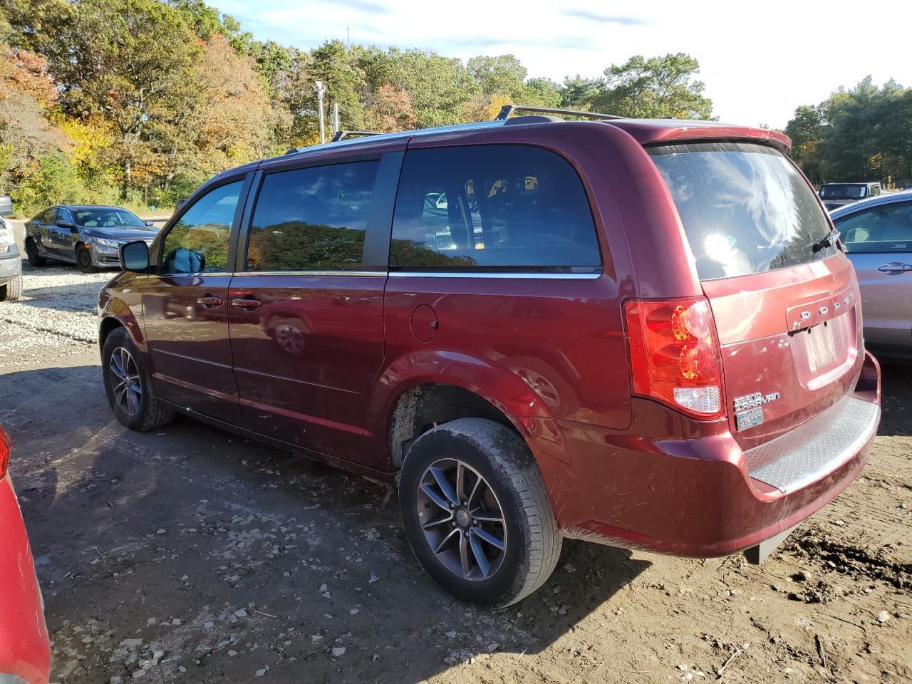 2017 Dodge Grand Caravan Sxt - Image 2