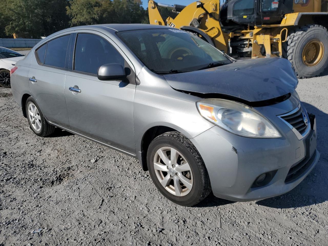 2012 Nissan Versa S - Фото 4