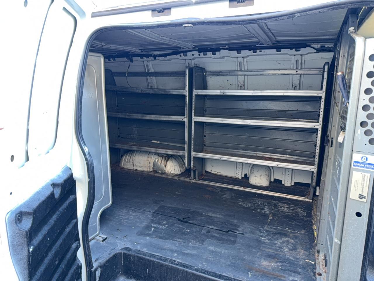 2011 Chevrolet Express G2500 - Фото 6