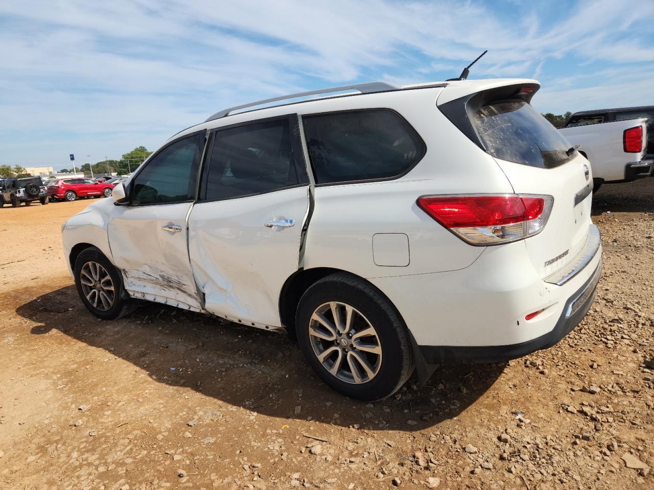 2014 Nissan Pathfinder S - Фото 2