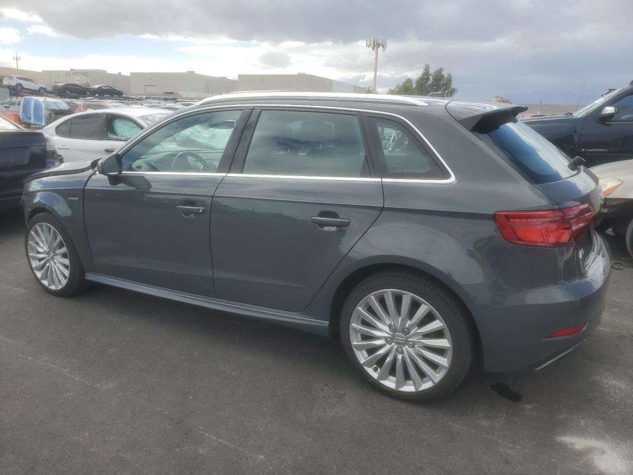 2017 Audi A3 E-Tron Premium Plus - Фото 2