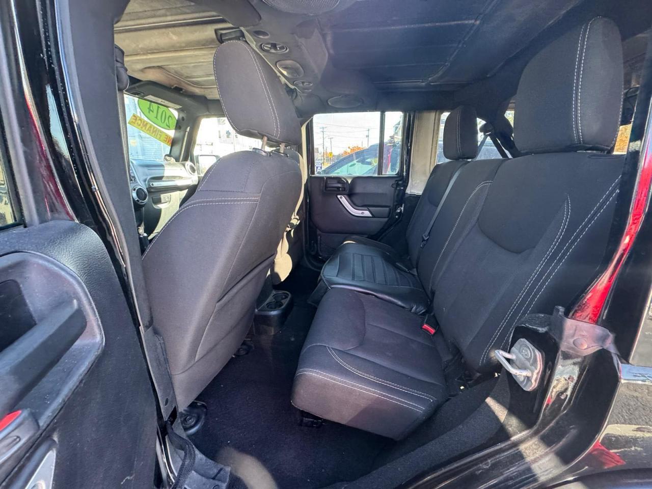 2014 Jeep Wrangler Unlimited Sahara - Image 6