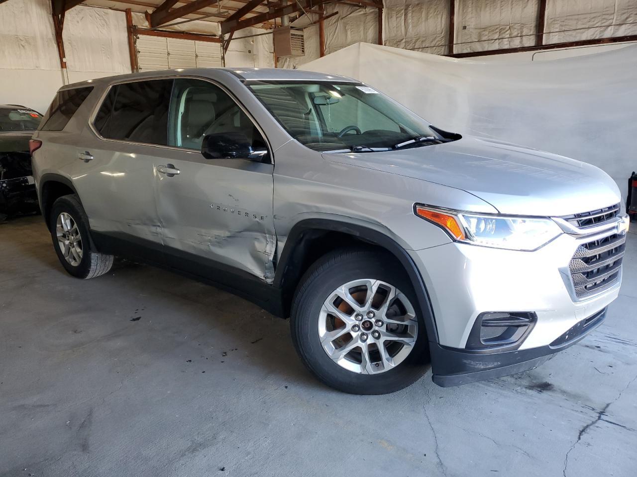 2018 Chevrolet Traverse Ls - Image 4
