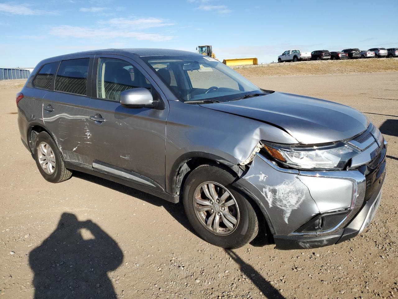 2020 Mitsubishi Outlander Es - Image 4