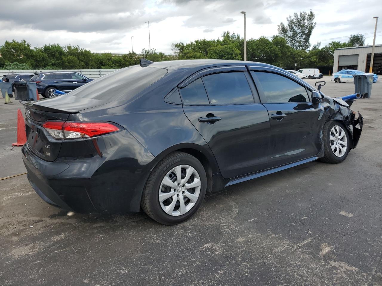 2022 Toyota Corolla Le - Image 3