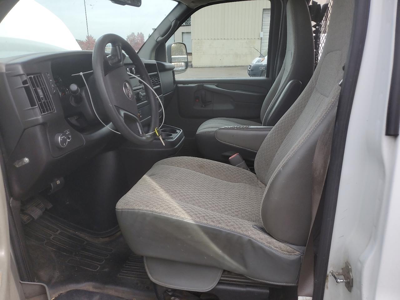 2010 GMC Savana G2500 - Фото 7