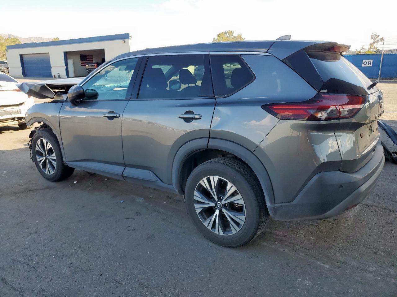 2021 Nissan Rogue Sv - Image 2