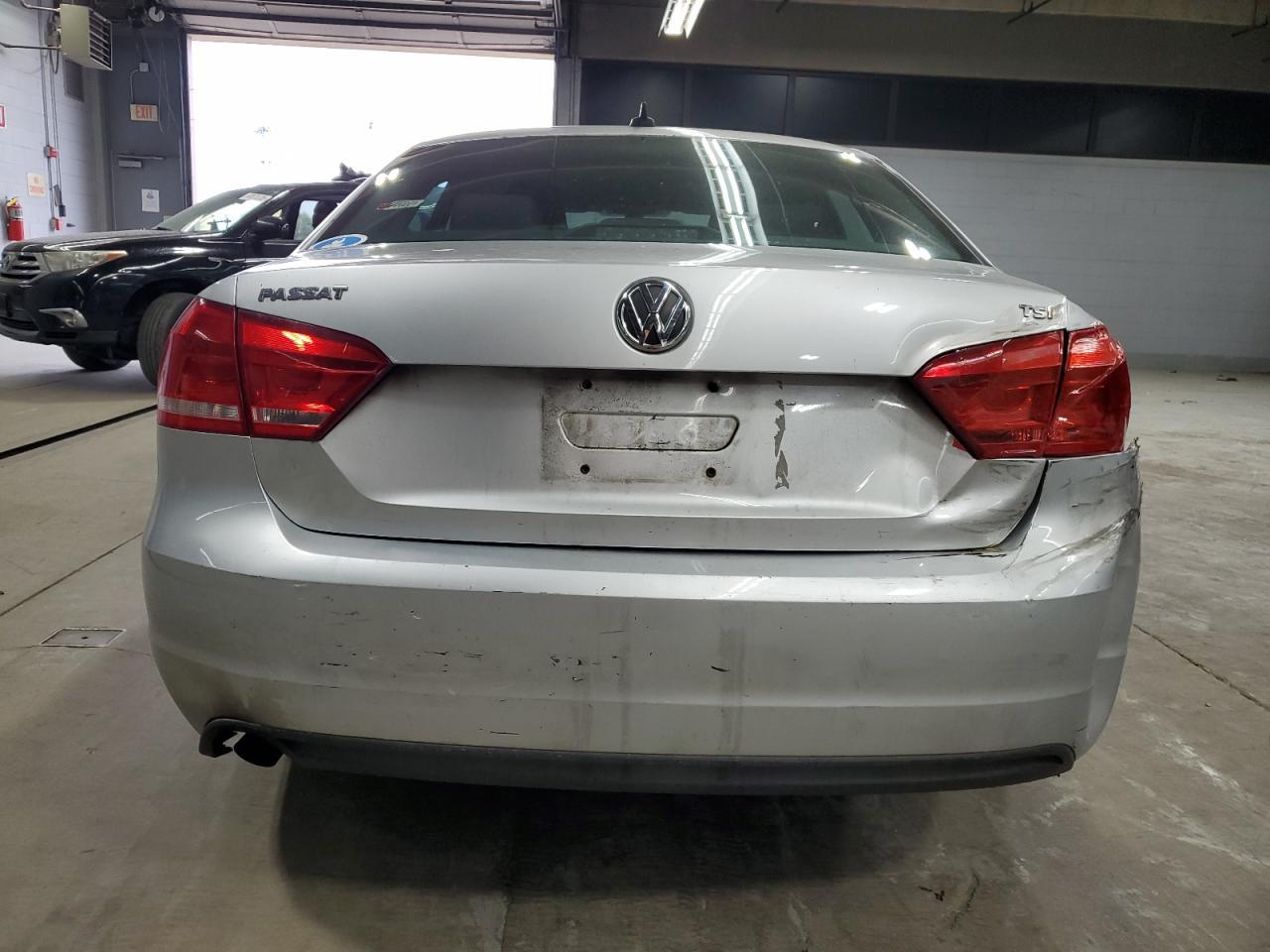 2014 Volkswagen Passat S - Image 6