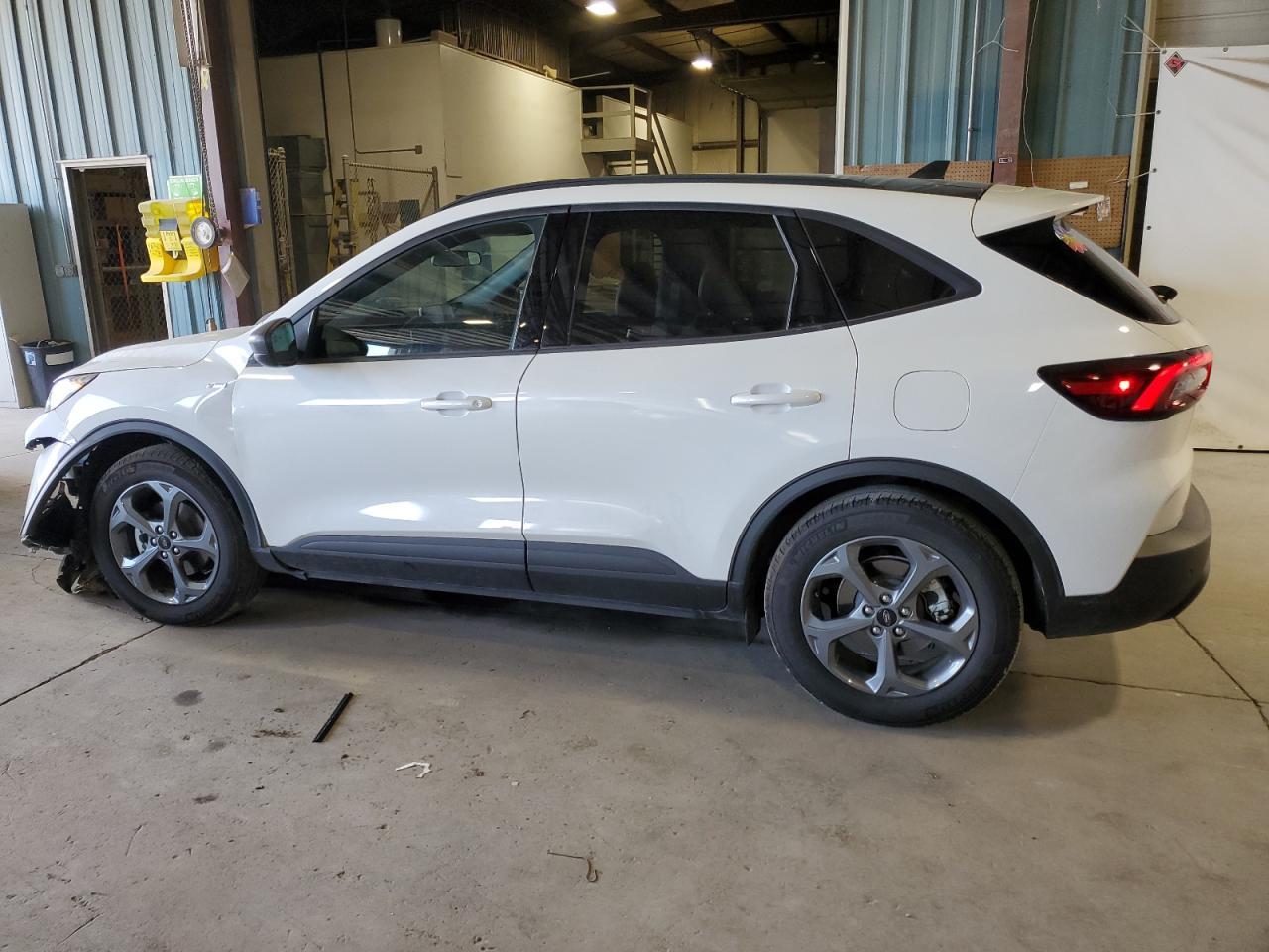 2025 Ford Escape St Line - Image 2