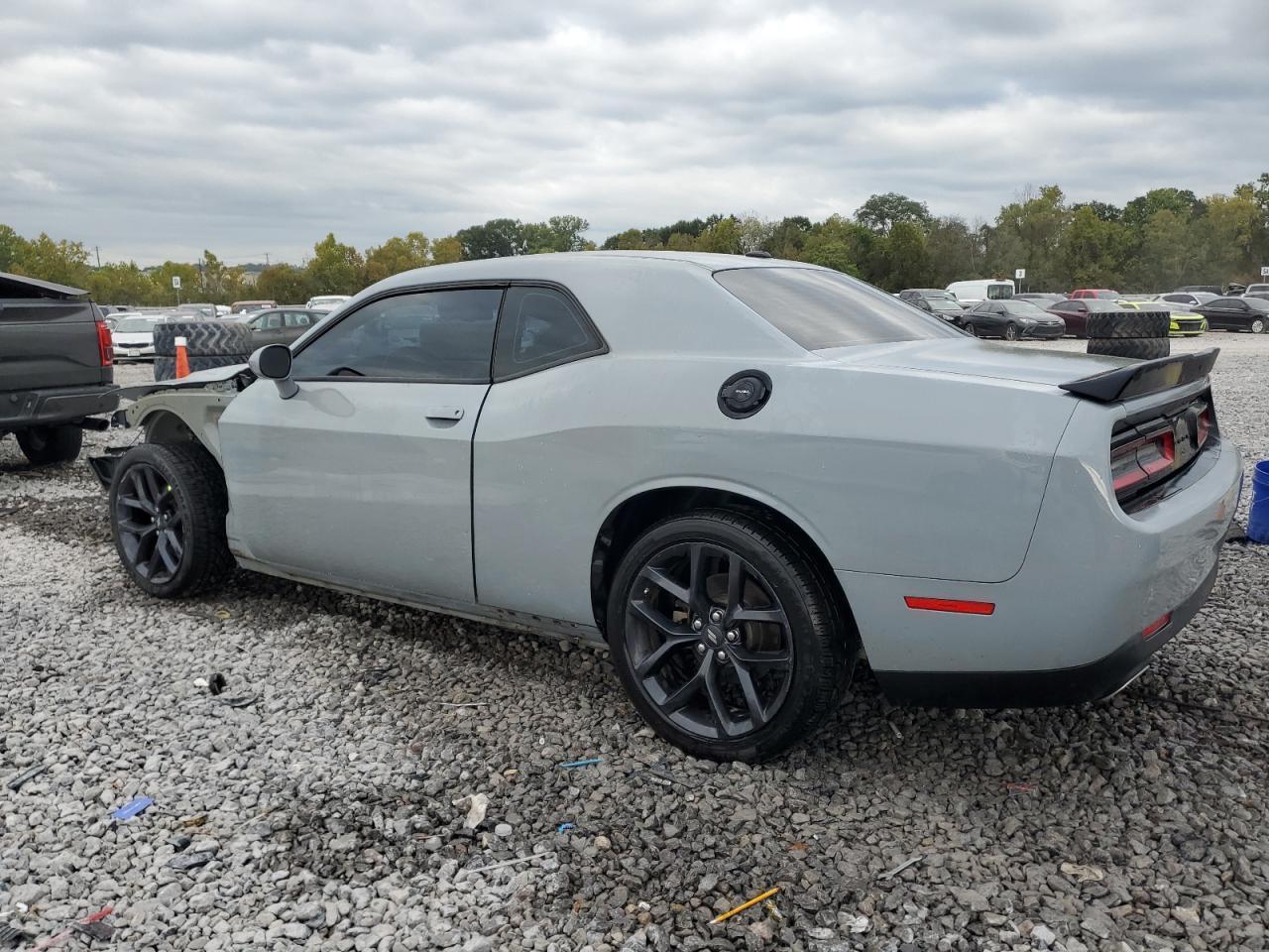 2022 Dodge Challenger Sxt - Фото 2