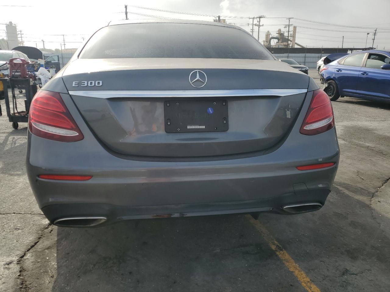 2018 Mercedes-Benz E 300 - Image 6