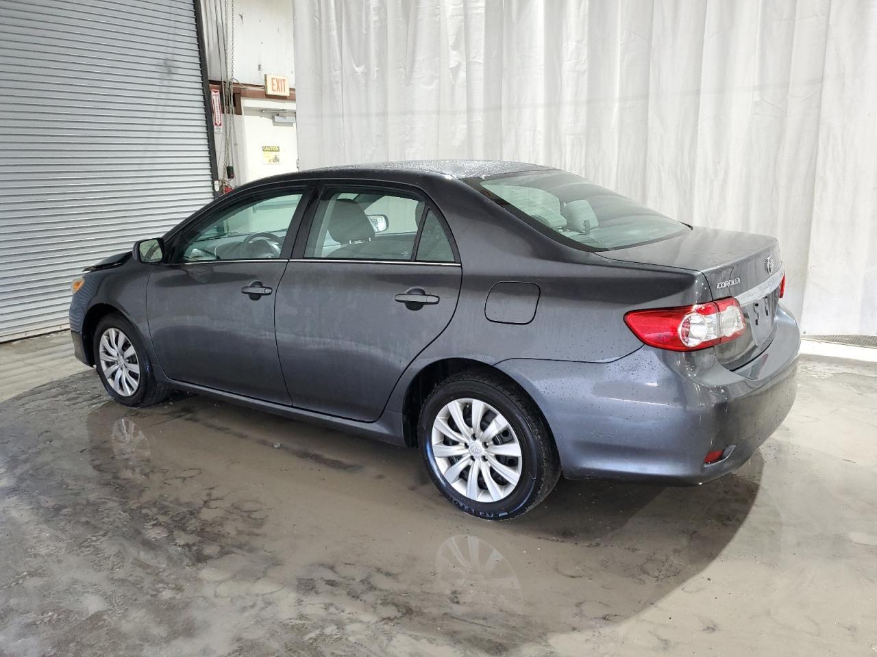 2013 Toyota Corolla Base - Фото 2