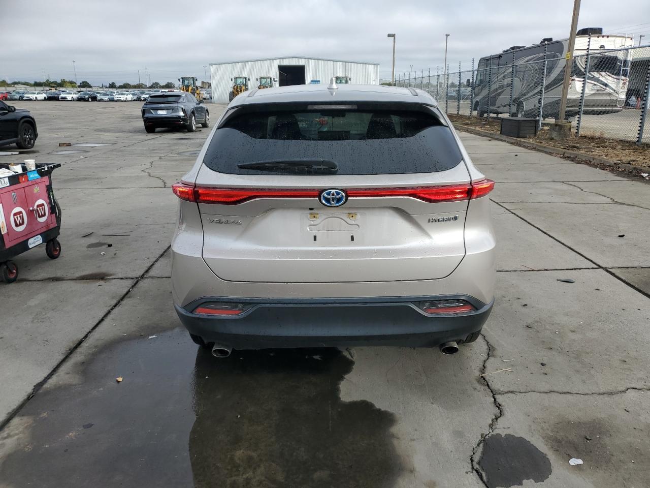 2021 Toyota Venza Le - Image 6