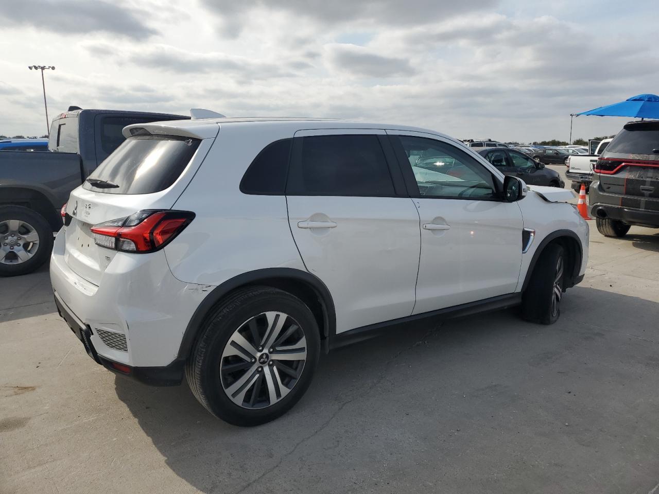 2021 Mitsubishi Outlander Sport Se - Image 3