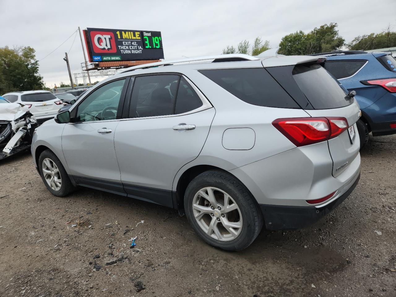 2018 Chevrolet Equinox Premier - Image 2