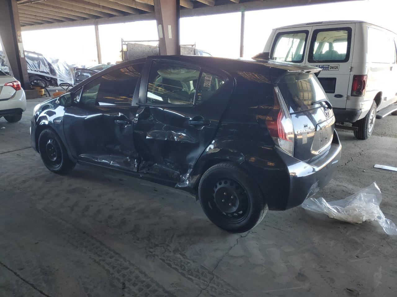 2016 Toyota Prius C - Фото 2