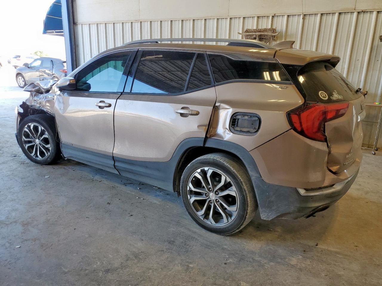 2018 GMC Terrain Slt - Image 2