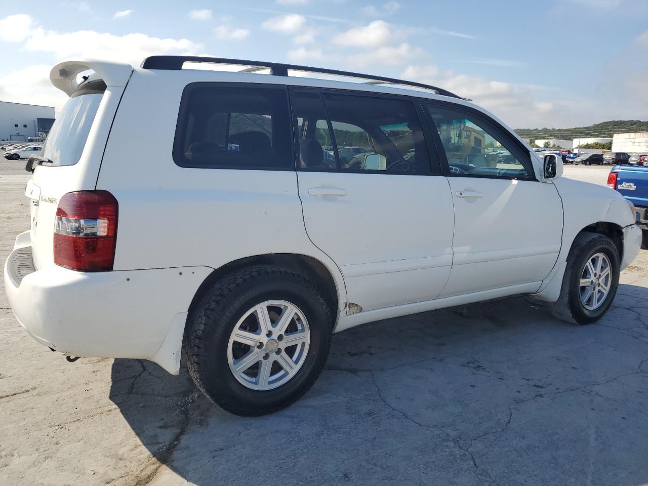 2004 Toyota Highlander Base - Фото 3