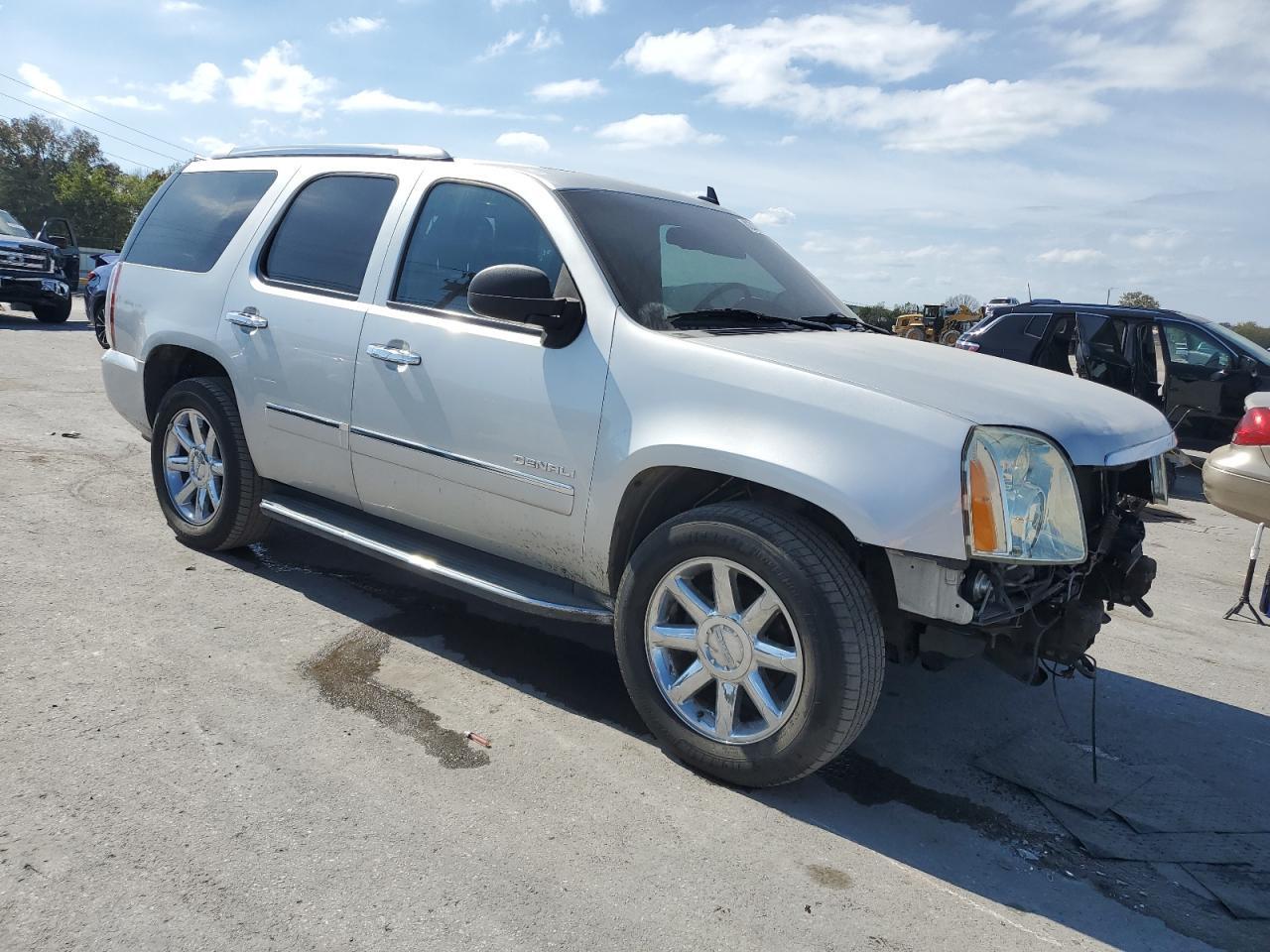 2011 GMC Yukon Denali - Фото 4