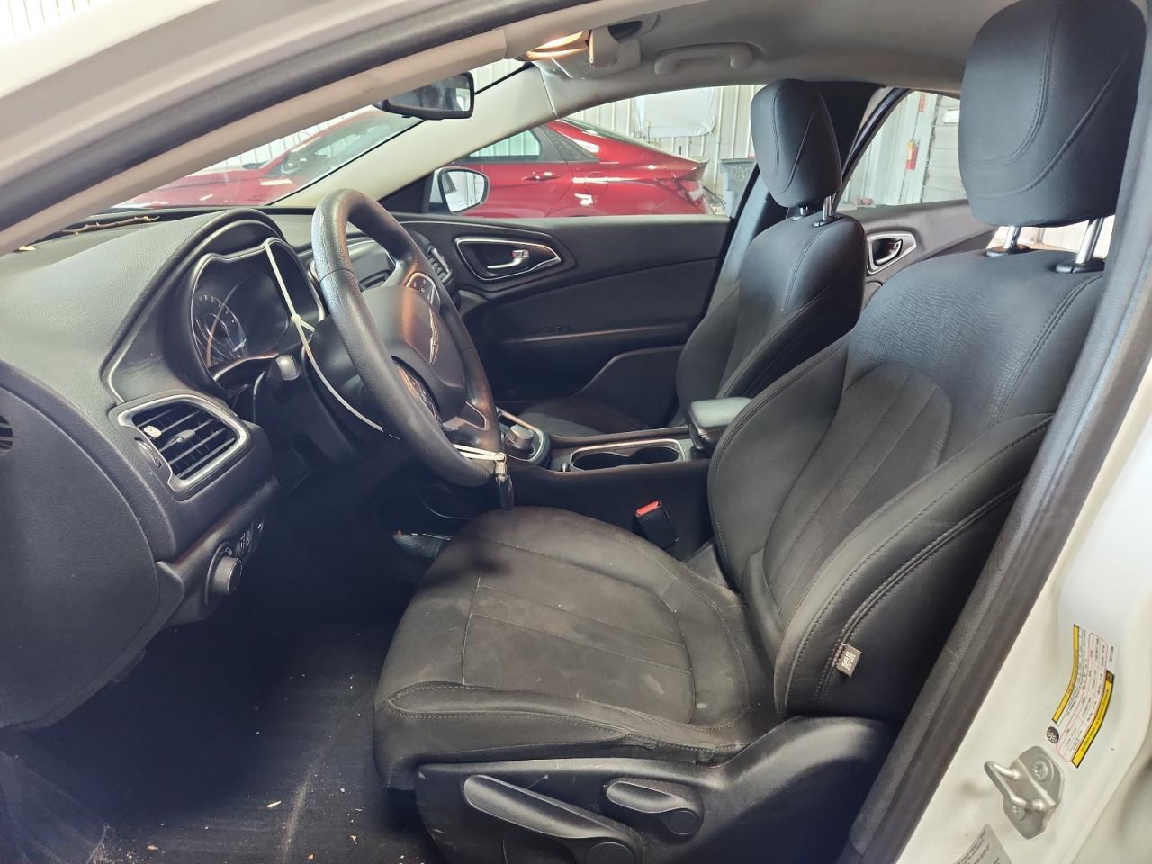 2016 Chrysler 200 Limited - Фото 7