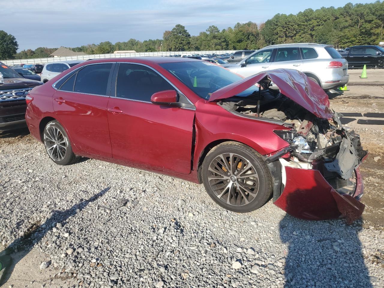 2016 Toyota Camry Le - Фото 4