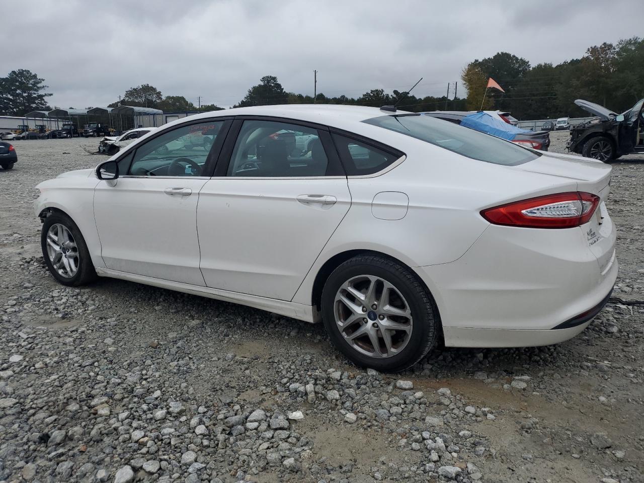 2015 Ford Fusion Se - Image 2