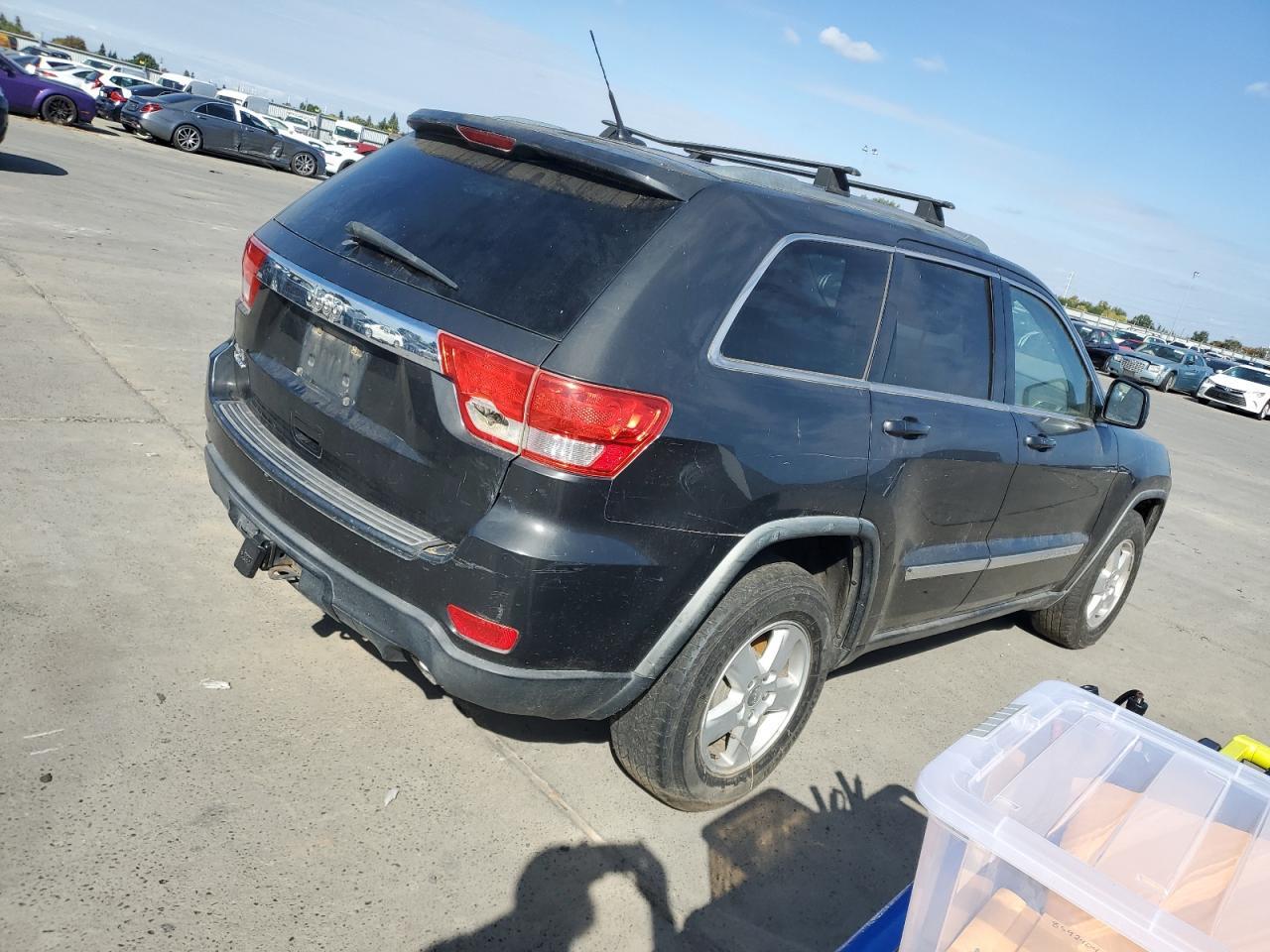 2011 Jeep Grand Cherokee Laredo - Image 3