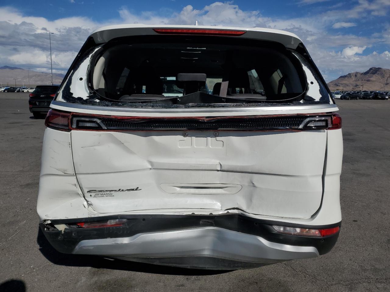 2022 Kia Carnival Lx - Image 6