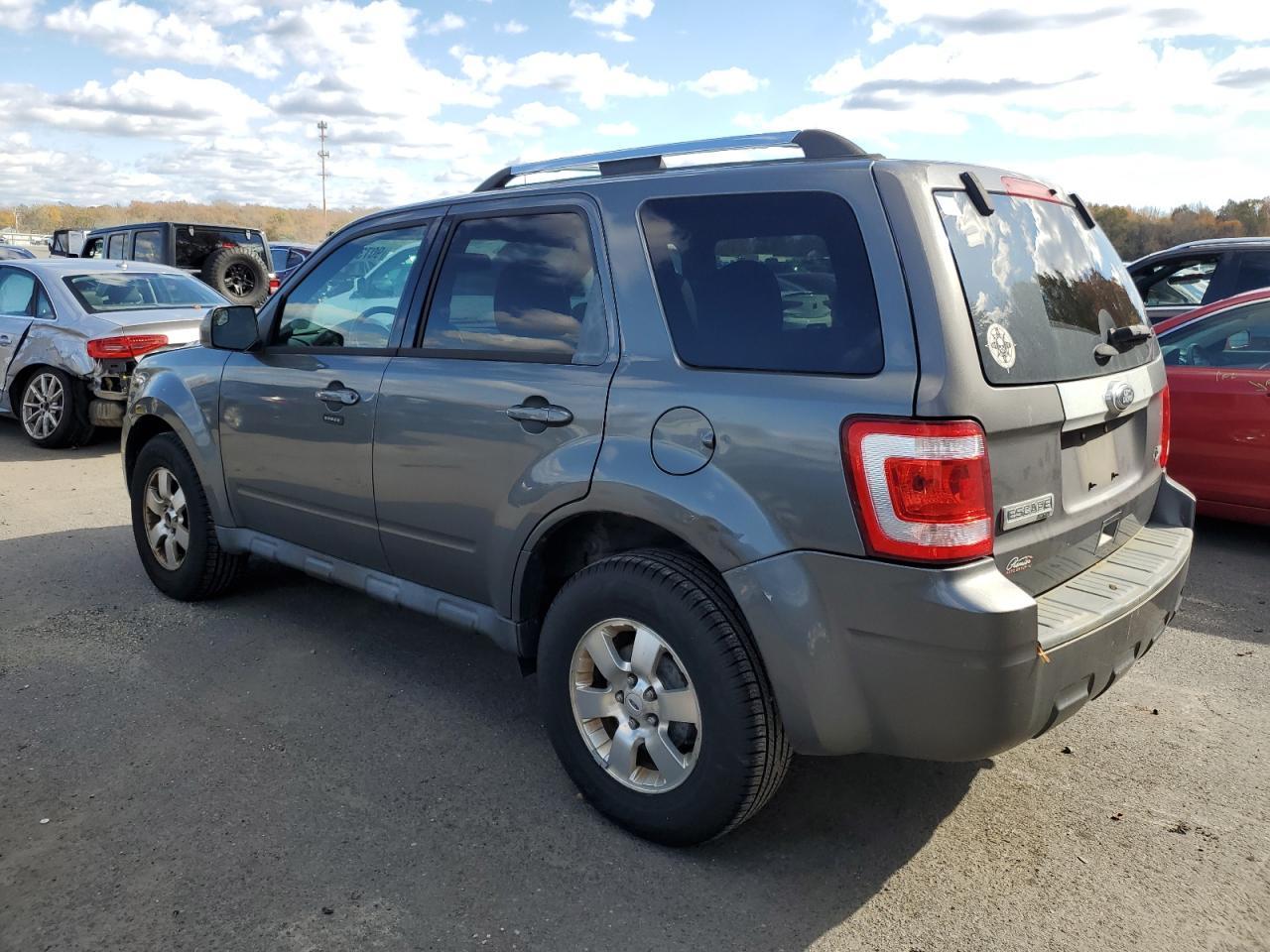 2011 Ford Escape Limited - Фото 2