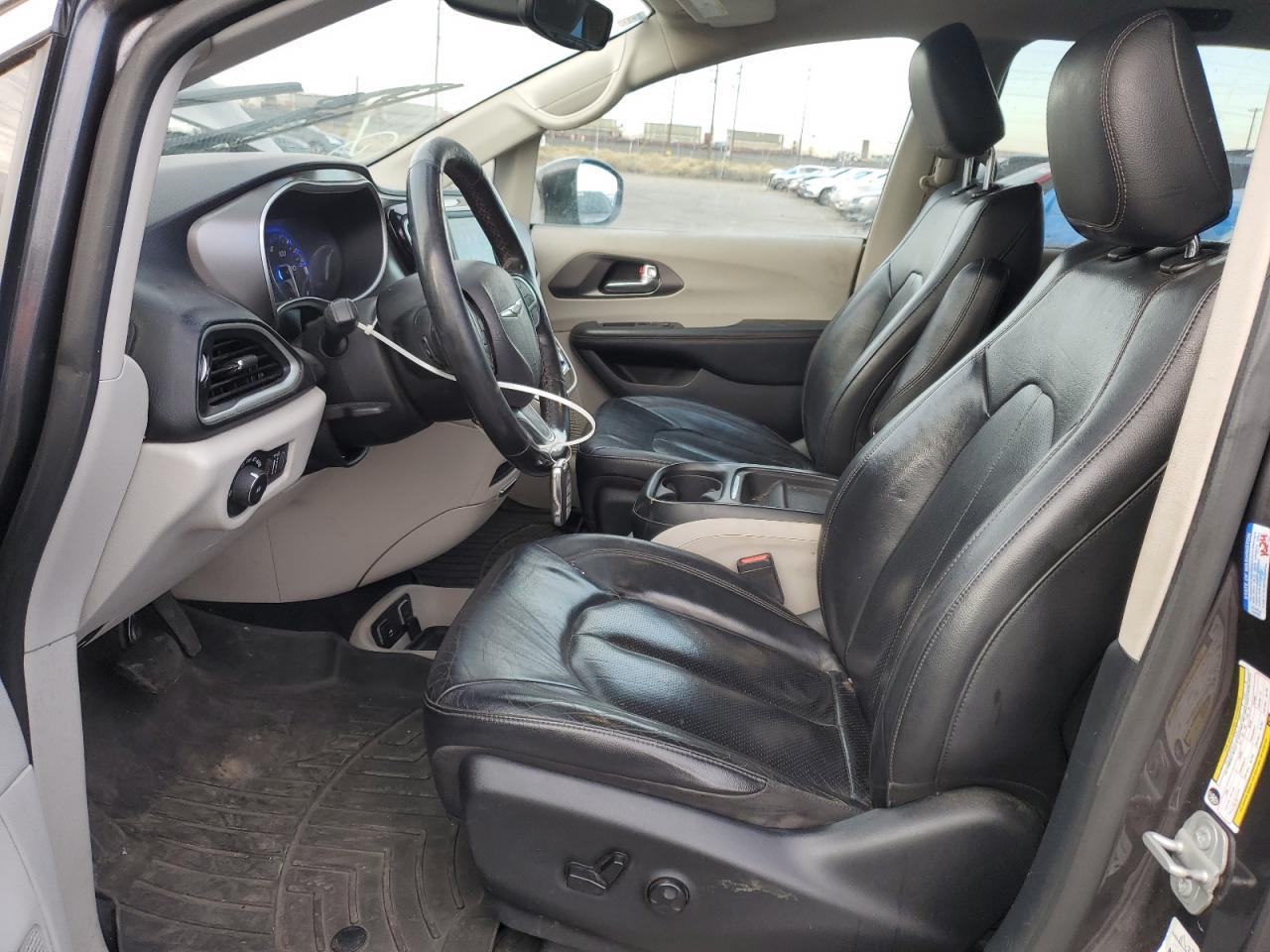 2020 Chrysler Pacifica Touring L - Image 7