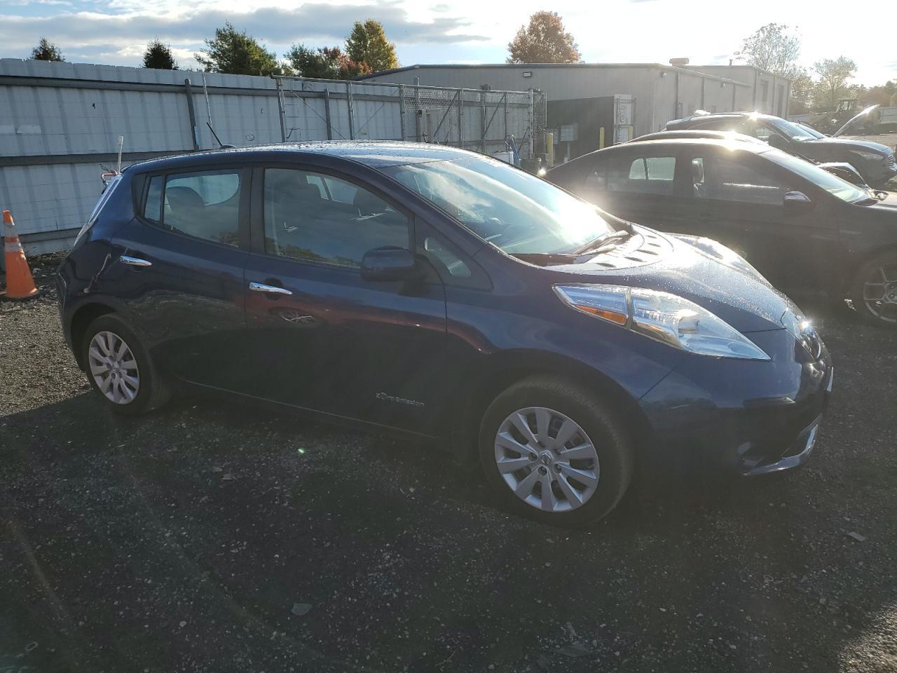 2017 Nissan Leaf S - Фото 4