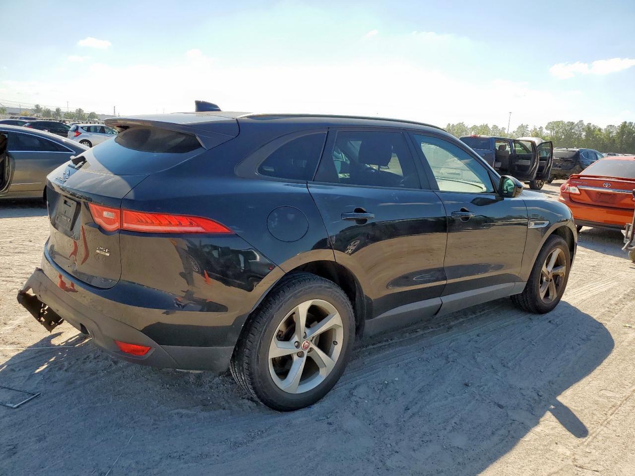 2018 Jaguar F-Pace Premium - Фото 3