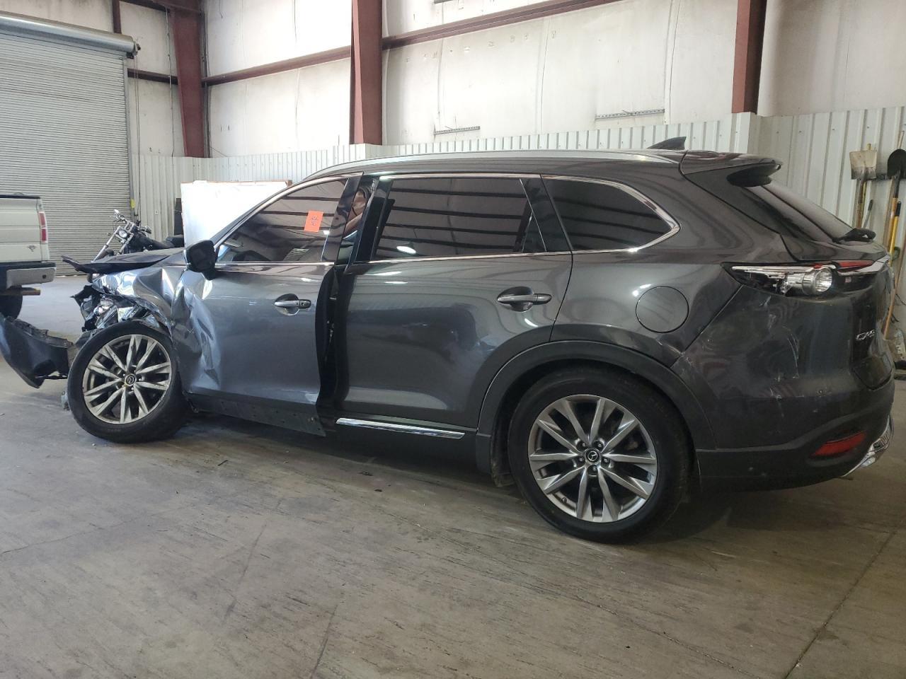 2018 Mazda Cx-9 Grand Touring - Image 2