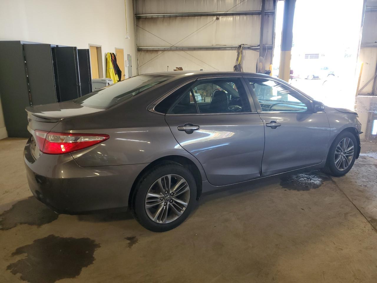 2017 Toyota Camry Le - Image 3