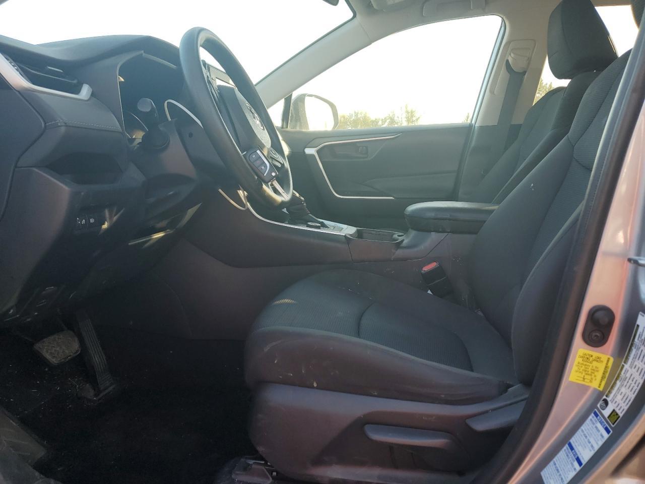 2021 Toyota Rav4 Le - Image 7