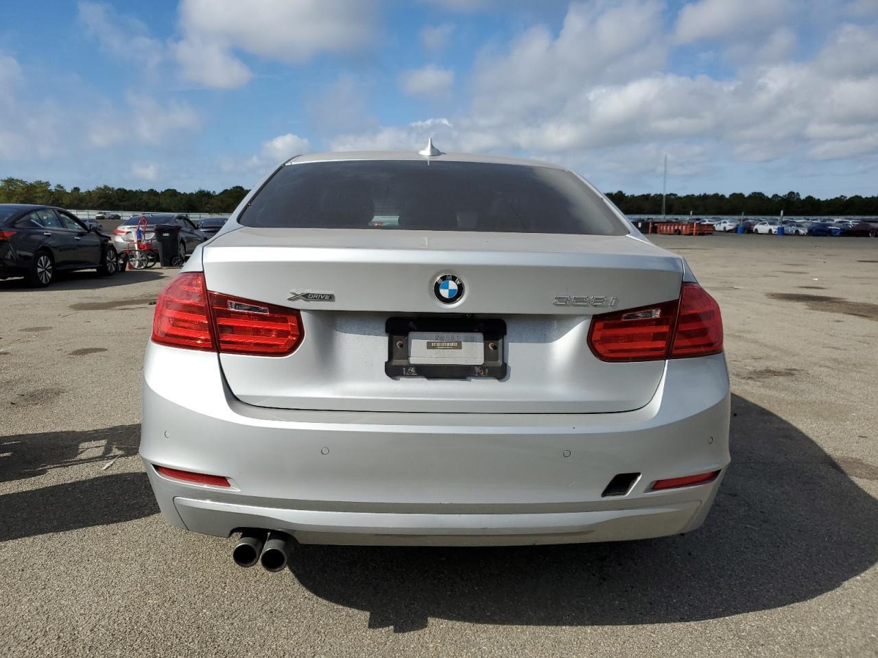 2015 BMW 328 Xi Sulev - Image 6
