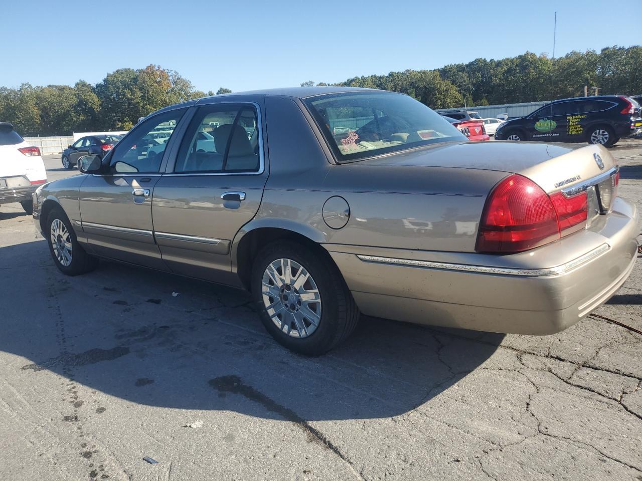 2005 Mercury Grand Marquis Gs - Image 2