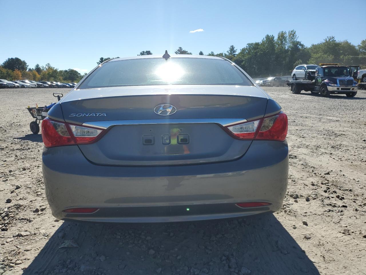 2012 Hyundai Sonata Gls - Image 6