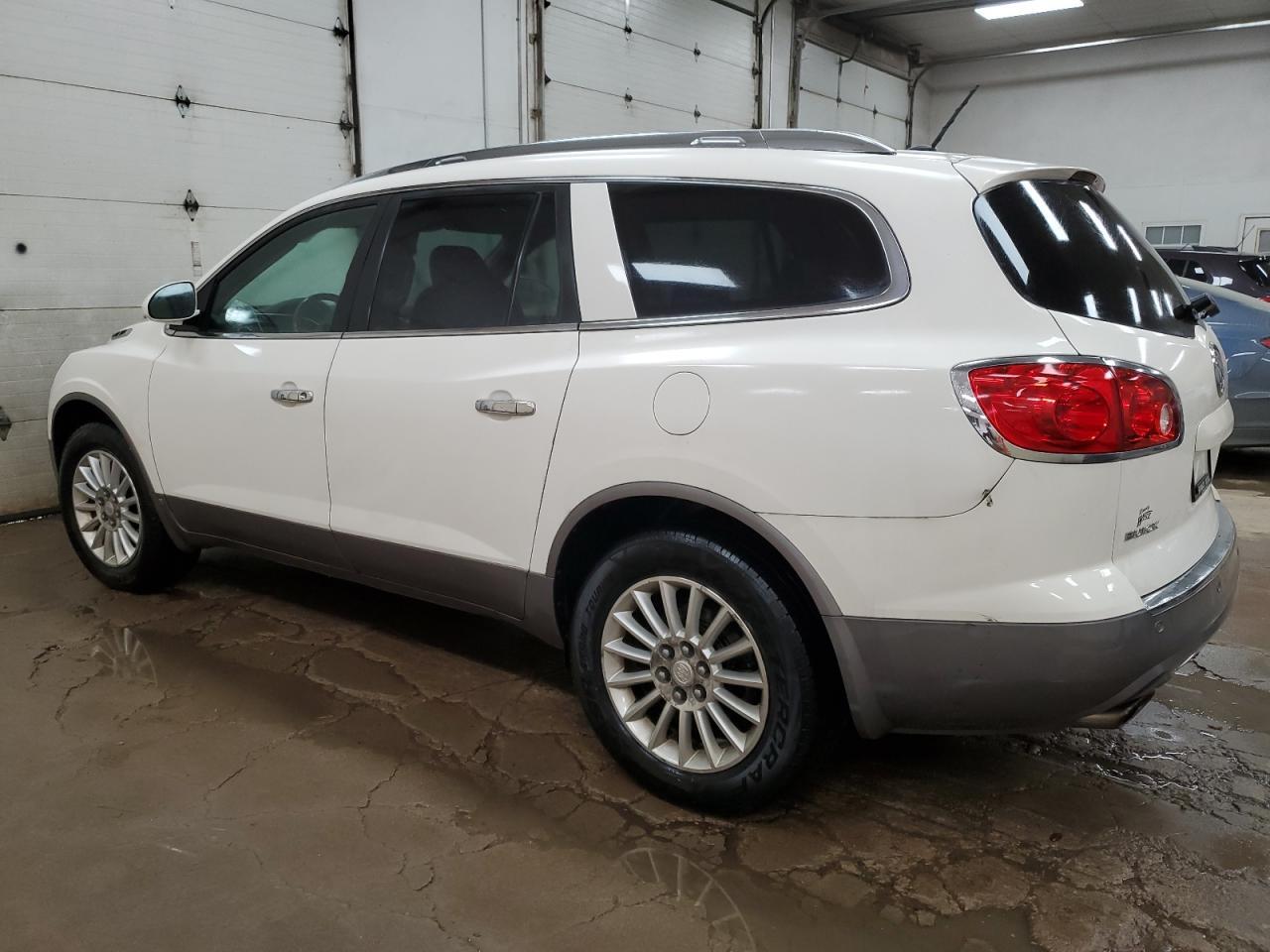 2010 Buick Enclave Cxl - Image 2