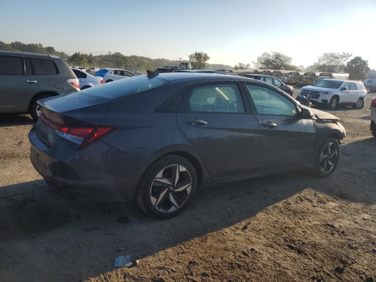 2023 Hyundai Elantra Sel - Фото 3