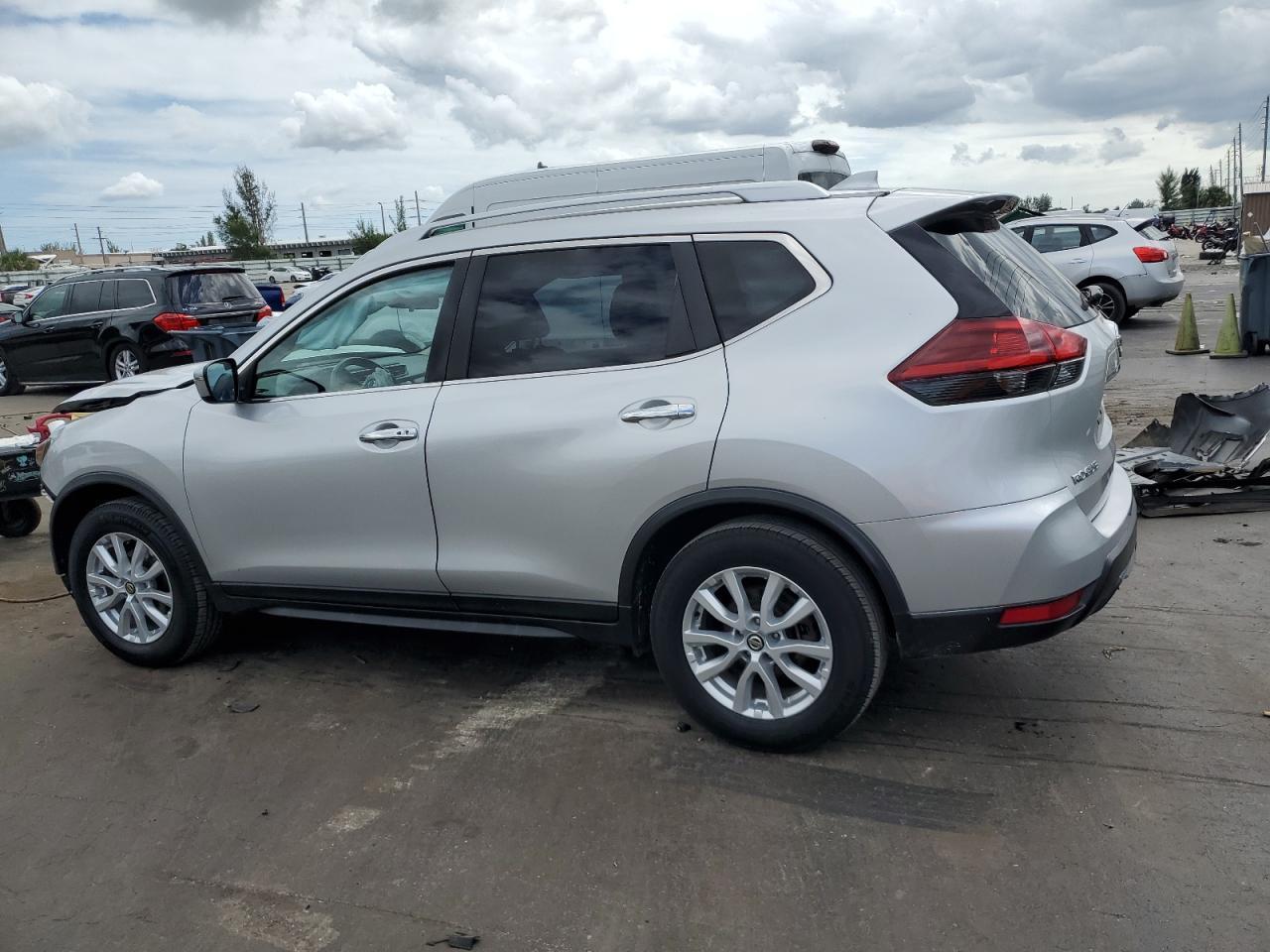 2018 Nissan Rogue S - Фото 2