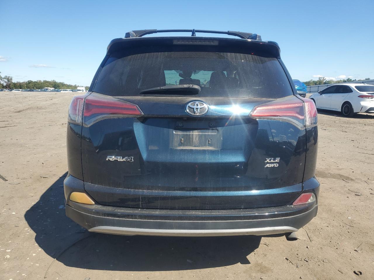 2017 Toyota Rav4 Xle - Image 6
