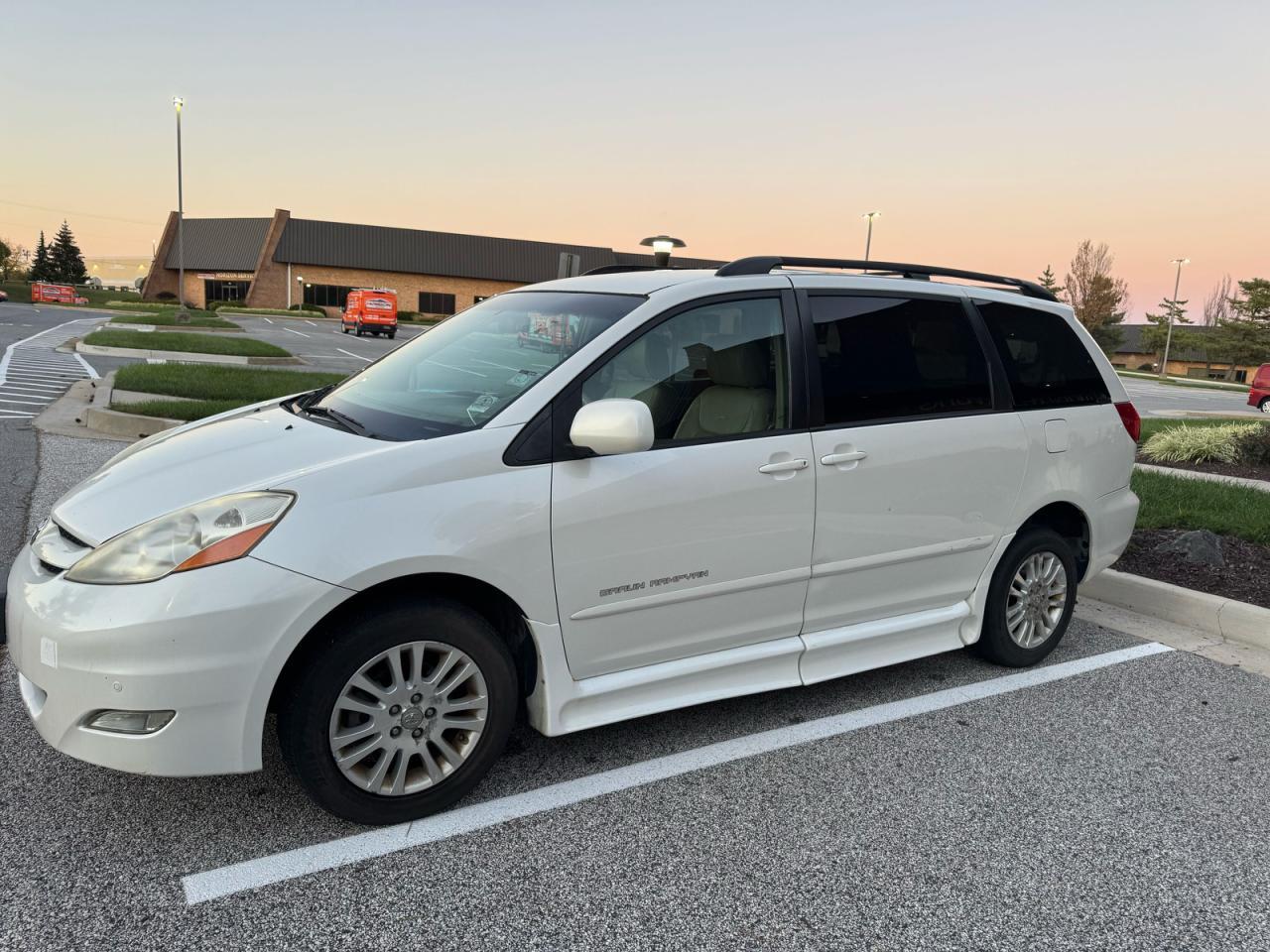 2009 Toyota Sienna Xle - Image 2