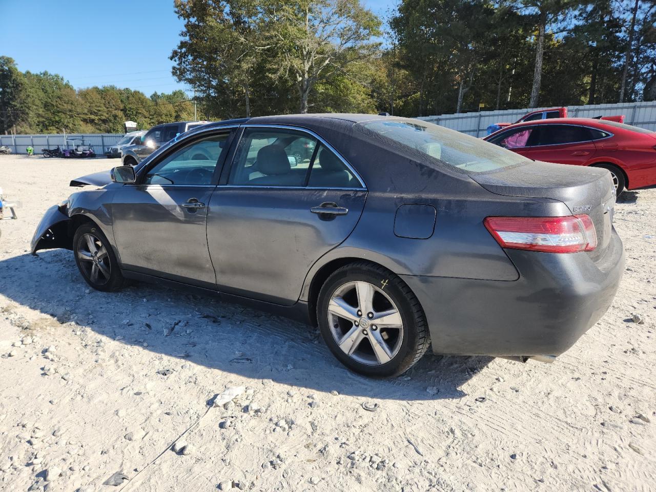 2011 Toyota Camry Se - Фото 2