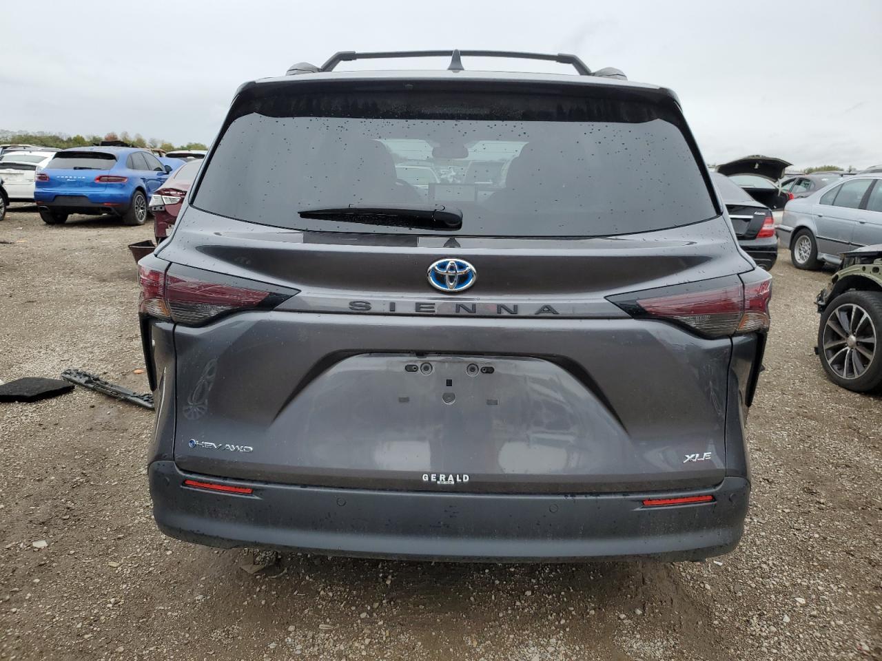 2025 Toyota Sienna Xle - Фото 6