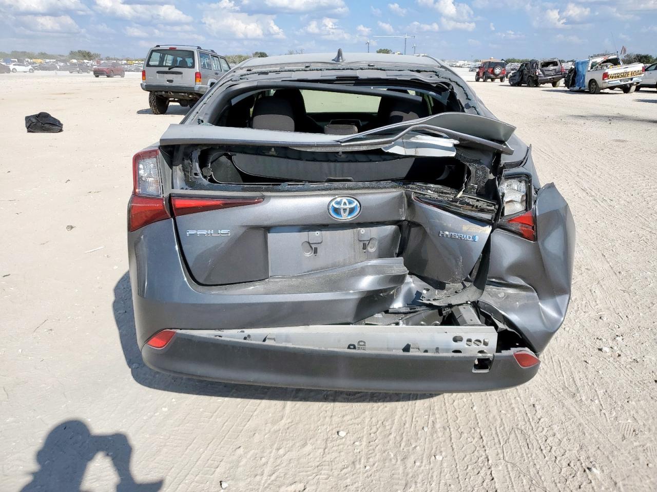 2019 Toyota Prius - Image 6