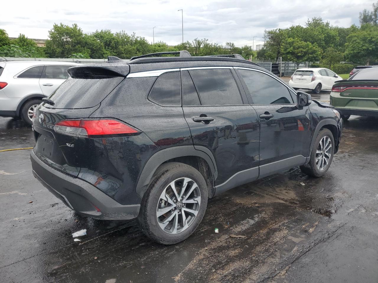 2025 Toyota Corolla Cross Xle - Фото 3